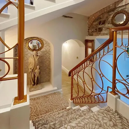 Glenastar ニューキャッスル・ウェスト